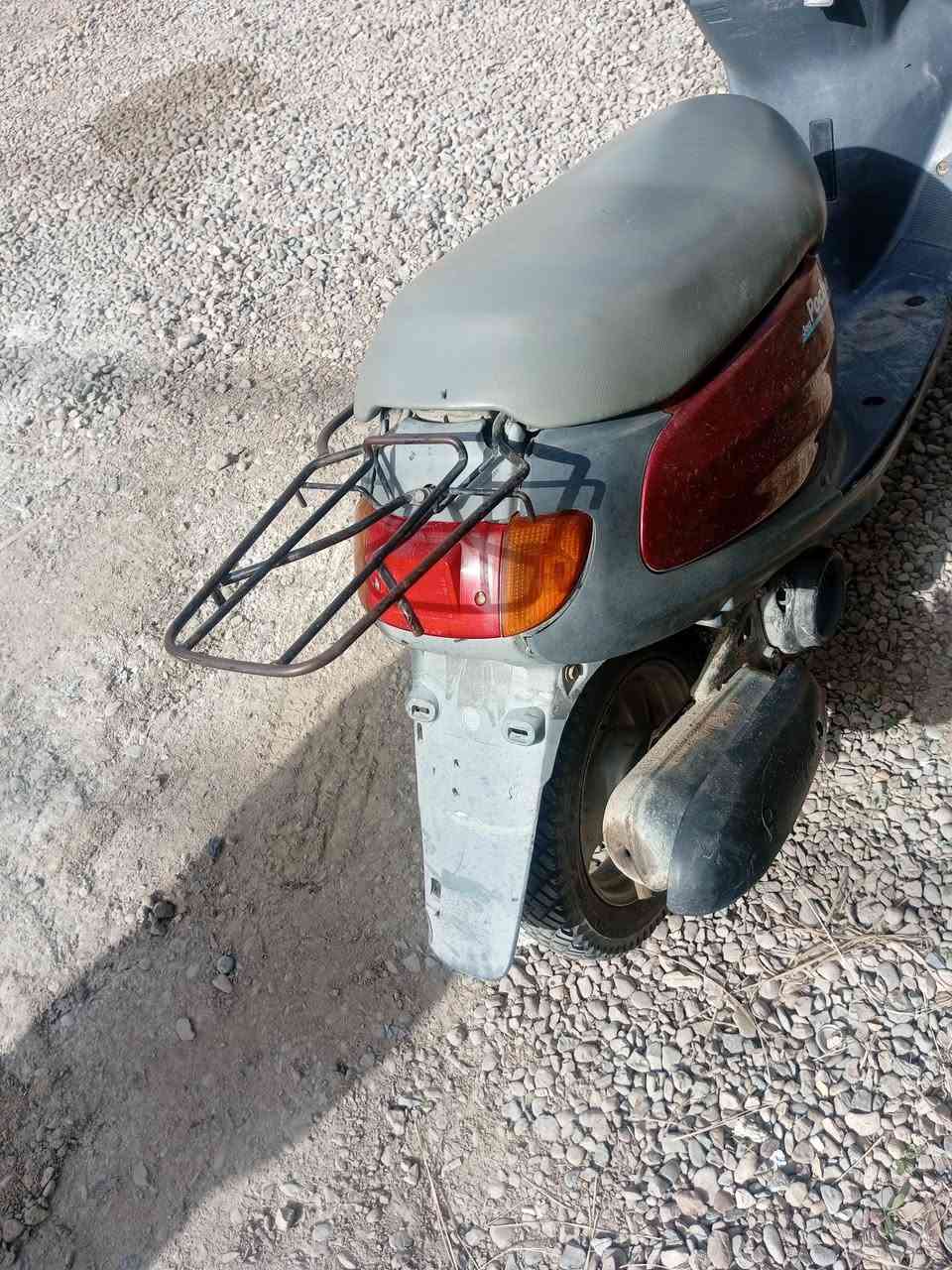 سلام عليكم للبيع السعر ٣٠٠ وبيها مجال شارع الوائلي *********** ***********
