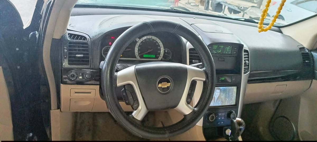 شوفرليت كابتيفا 2008
لون اسود / 6 سلندر 
7 راكب
حساسات/ كاميرا / شاشة / داخلية فورميكة / سقف سلايد / كشنات جلد شركة.
السيارة بدون صبغ ونظيفة كلش 
الكير والمحرك ما مفتوح وبشرط.
الرقم والسنوية جديد.
التحويل بشرط.
مكان السيارة: اربيل 
السعر 75 ورقة ومجال
*********** واتساب فقط
