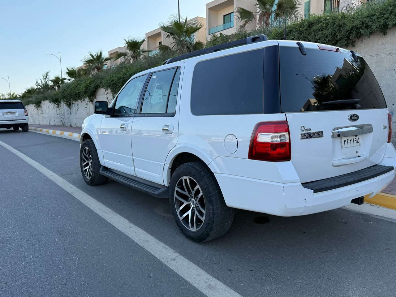 ford expedition 2014 niva
سفری شەریکەی نیڤا
بۆنیت گۆڕاوە بە بیلاد و بێ بۆیاخە
٩٧ مایل هەزار ڕۆشتووە
سەنەوی بەسەرچووە و بەشەرتی تەحویل
مەکینەی کراوەتەوە
سەیارەکە زۆر تازە و بێ مەسرەفە هەموو گیانی بەشەرت

*********** السليمانية, العراق
