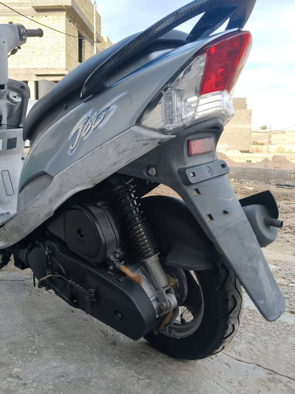 سلام عليكم دراجه ماكس للبيع نضافه 1 عل 1 ماشيه 27 الف فقط جديده سعر مليون و 100 لون مميز سمائي رقم ***********
