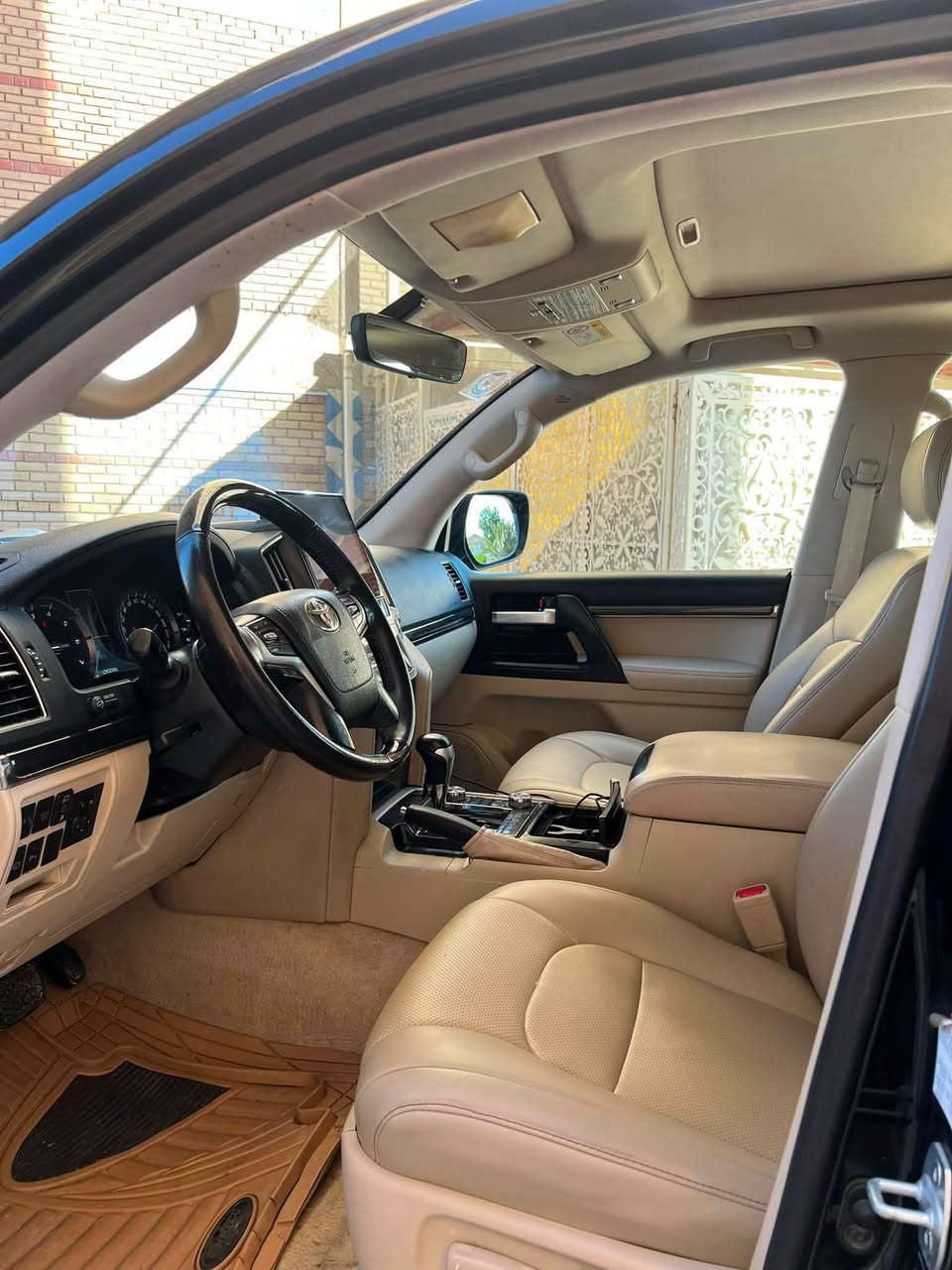 Toyota Land Cruiser 2021
V6 4.0
المواصفات 1/1 شركة SAS الي معروفه مواصفاتها

السيارة مابيها اي قطعة صبغ او تبديل فقط PDR بالصندوك

وعليها دوشمة مقاعد امامية وحمام داخلي وبولش كله يم المندلاوي

يجي لونها اسود مميز شذرتين بلادي
وكذلك التكمة الداخلية تجي فابرك نفس ال VXR 

السعر:54000$ وقابلة للتفاوض
ماشية 125000 كيلو 
العنوان:بغداد مجمع الايادي
***********
