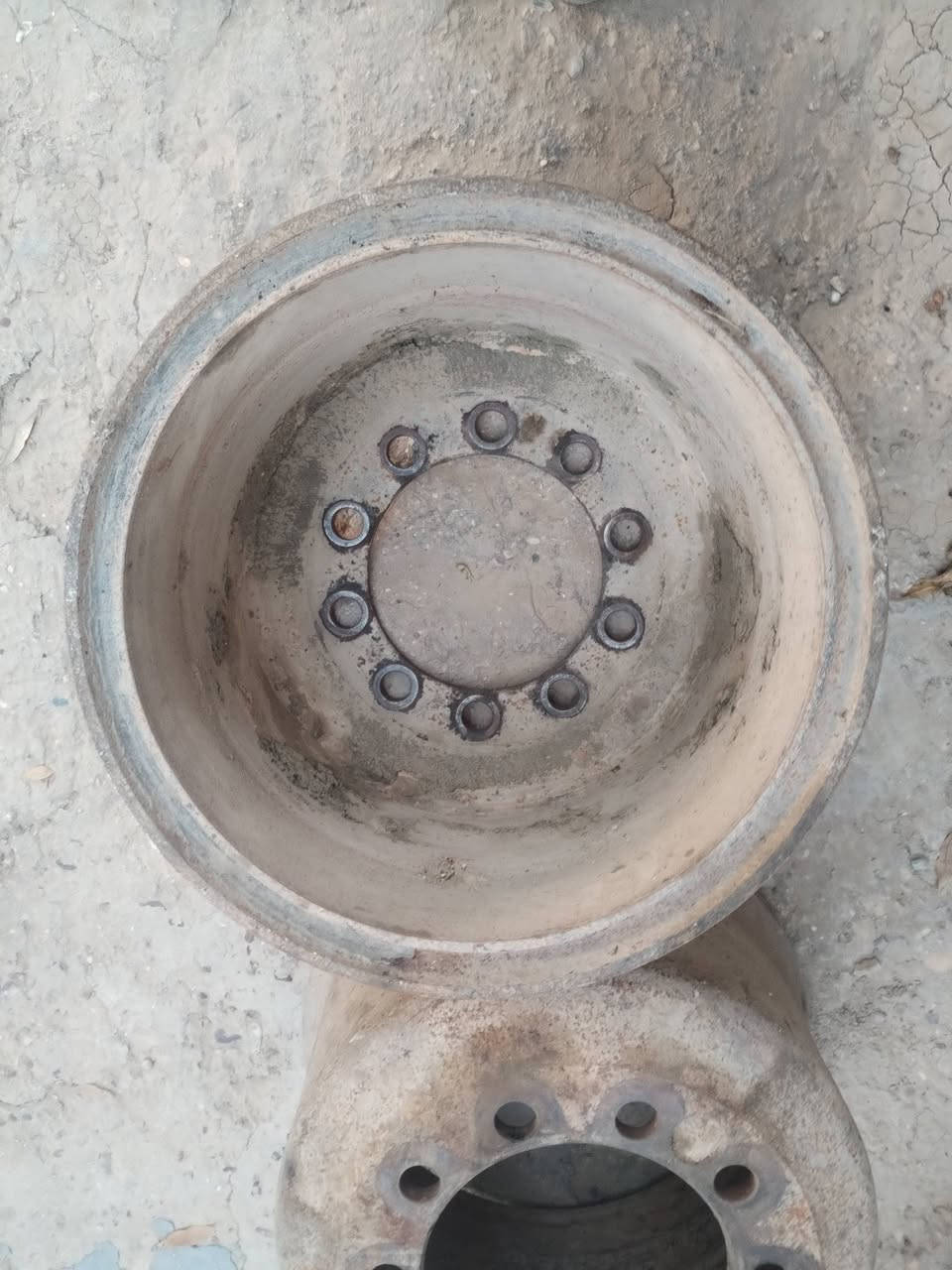 السلام عليكم لبيع فلنجات تصاطعش ونص لمانيات ***********
