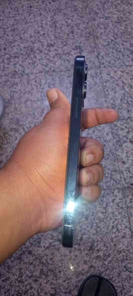 سلام عليكم مبلايل البيع 12برو  بس هاذه كسر بل ضهر  مبيل جديد سعر 450بي مجال المكان بغداد الامين الثانبه رقم الهاتف ***********
