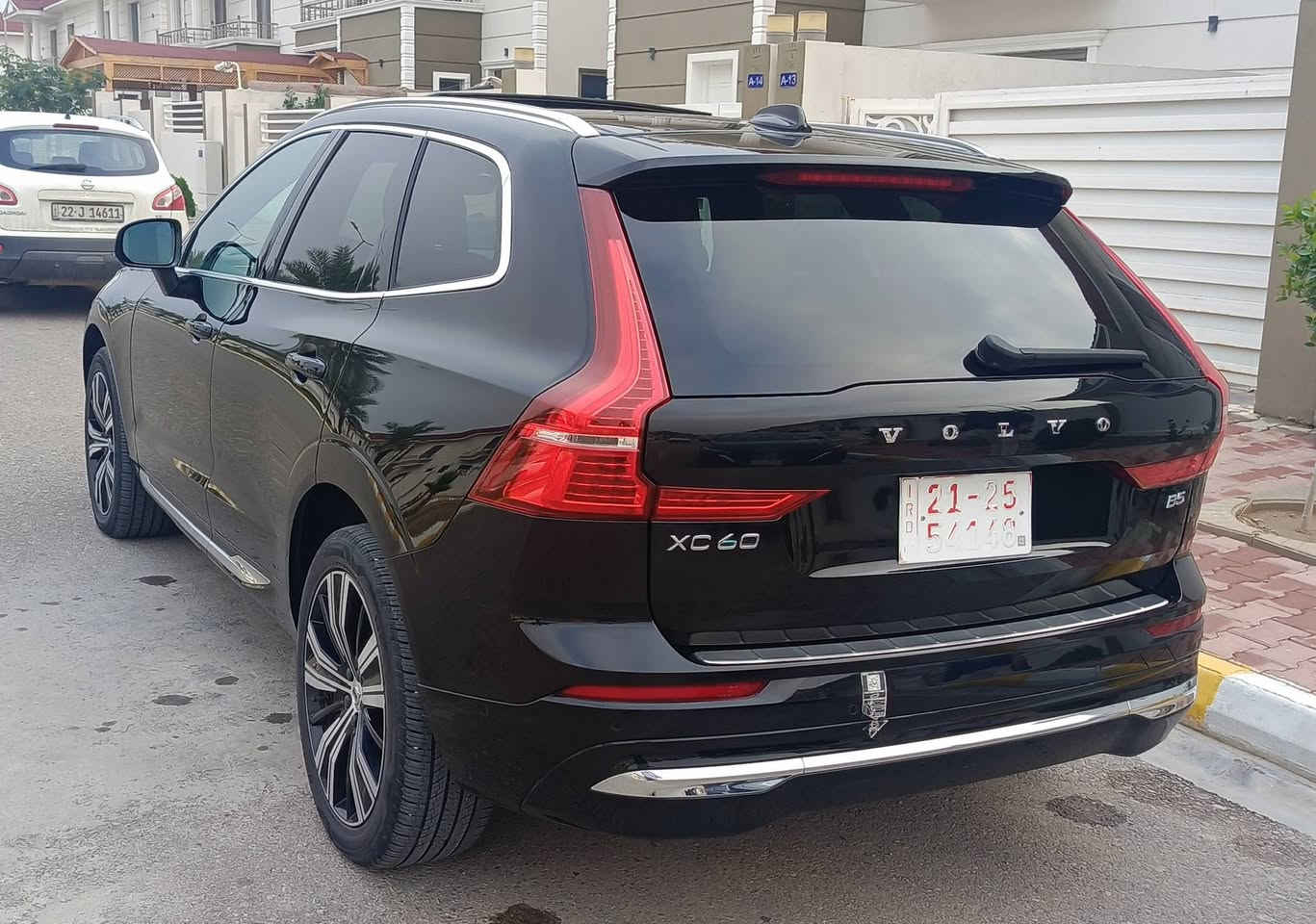 ڤولڤو  XC 60
موديل 220

السياره رقم كاتي يترقم أربيل سليمانيه دهوك

السعر 220

ماشيه  13000 ميل 

فول فول مواصفات 

محرك 4 سلندر 20 توربو 

هايبرد  recharge plg - in hybird 

اوتو بارك  Auto park  

لايتات عدسه (دوران اللايت مع الاسترن)

5 كاميرات 

تطبيقات كامل ونظام معلومات 

 google 

Google map 

Apple car play 

Android

نظام صوت سماعات فاخره harman kardon ,bowers&wilkins 

يدعم apple car play مع اجهزه iphone

الباب الخلفي كهربائي يعمل بالركل (الرجل )

مساعد سائق (pilot assist) للحفاظ على  المسار والمسافه على الطرق السريعه 

مراقبه النقاط العمياء وتنبيه حركه المرور الخلفيه 

كشنات كهرباء كشنات هيتر

كشنات جلد لون مميز 

ومواصفات أخرى 

السياره بدون صبغ فقط تعديل بارد البونيت 

السياره كلها على البلاد 

رقم الشاصي مرفقه مع الصور 

السياره موجوده في كركوك 

***********
