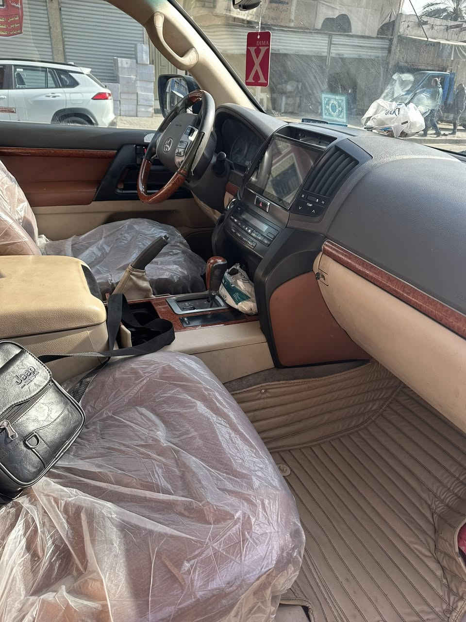 السلام عليكم
للبيع تيوتا لاندكروز موديل 2014 

رقم بغداد بأسمي 

مكينه 6 اسلندر

السعر 370 وبيهة مجال 

العنوان بغداد

***********
