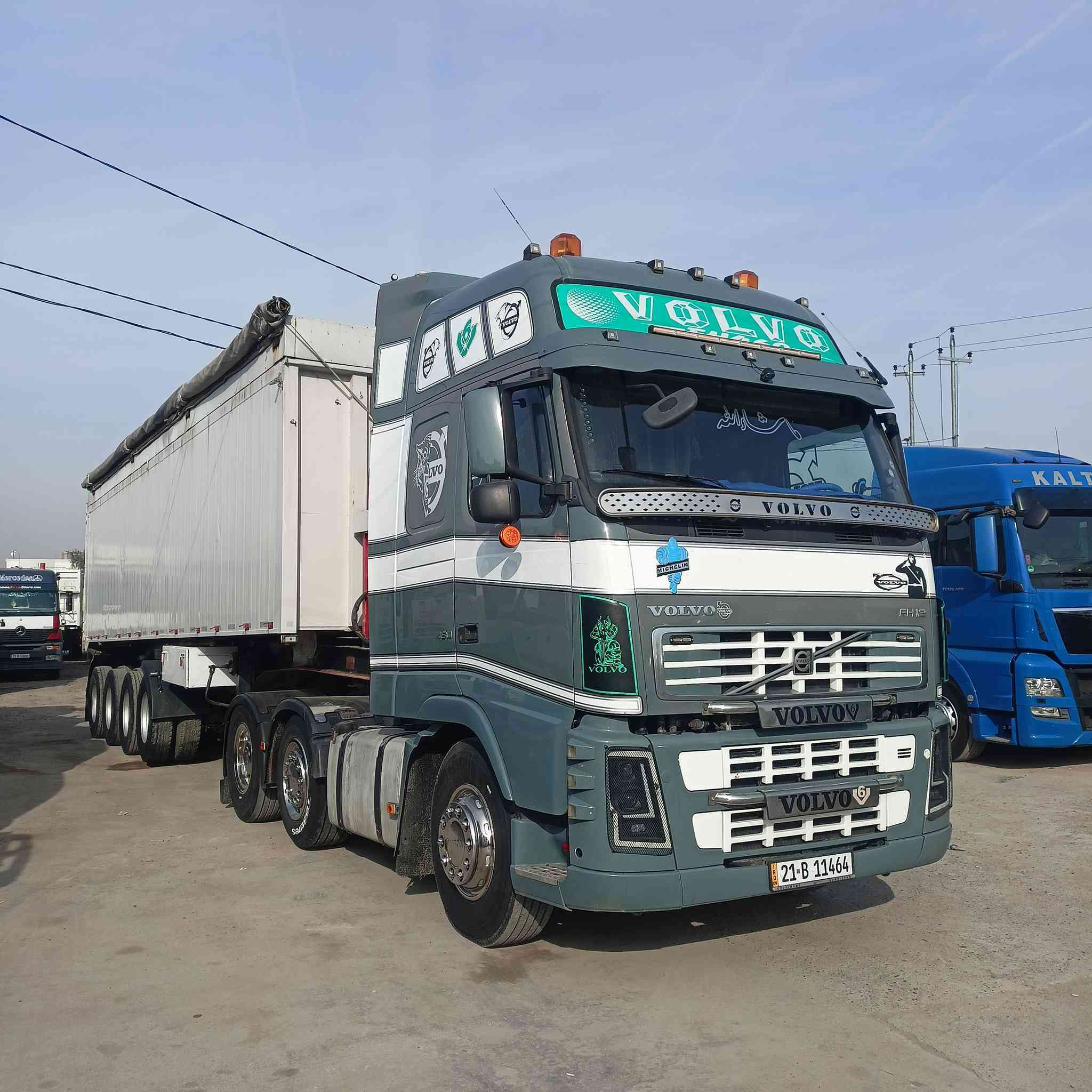 فالفو شيطان سنكل امامي حجم 460 كير اوتماتيك هاف قماره 4خطوط بودي شمتز الماني فافون شاصي حديد حموله 55 طن كير محرك شرط شاصي مكفول قماره بدون صبغ رقم وسنويه وهزه جديد تخم تاير جديد سياره جاهزه بدون نقص شرط التحويل 
موديل 2005
سعر 500$
عنوان كركوك طريق المطار مقابل جسر حزيران 
***********
***********
***********
