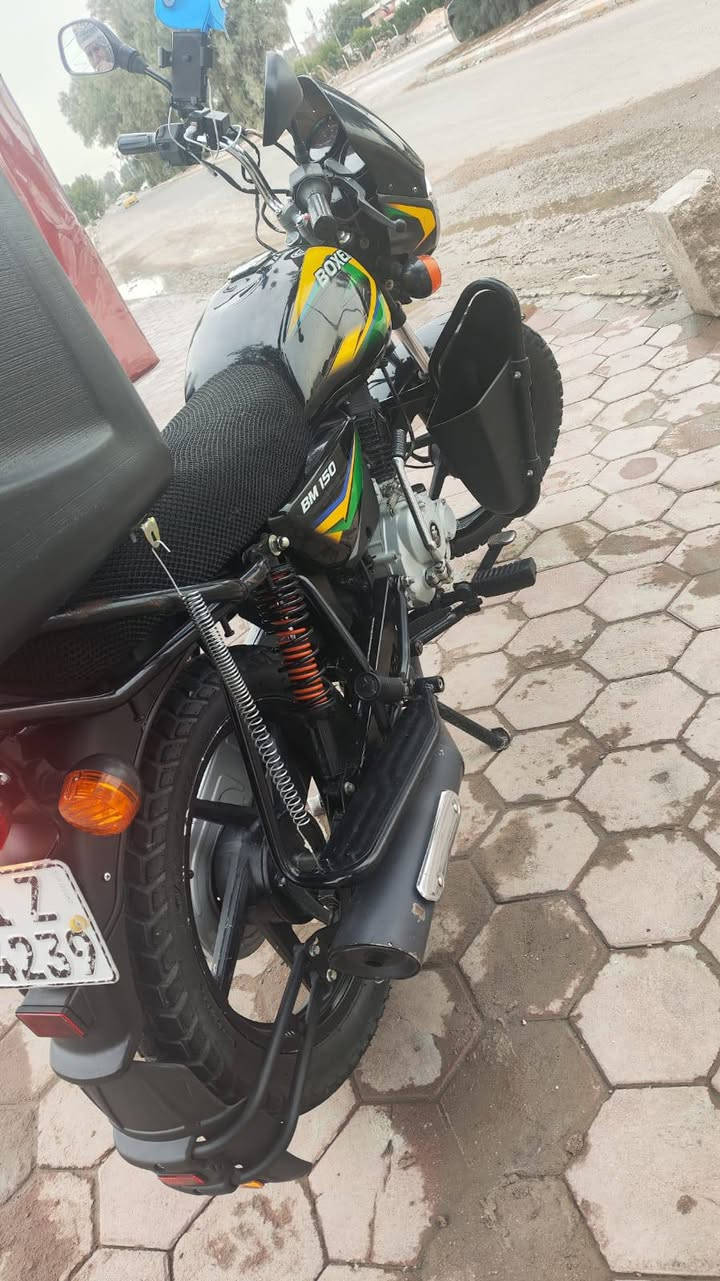 سلام عليكم دراجه بوكسر للبيع رقم وسنويه بغداد+ منضومه زنون ومحرك كفاله عامه موديل 23 مكاني بغداد المحموديه 
سعر مليونين و 400 رقم فقط واتساب ***********
