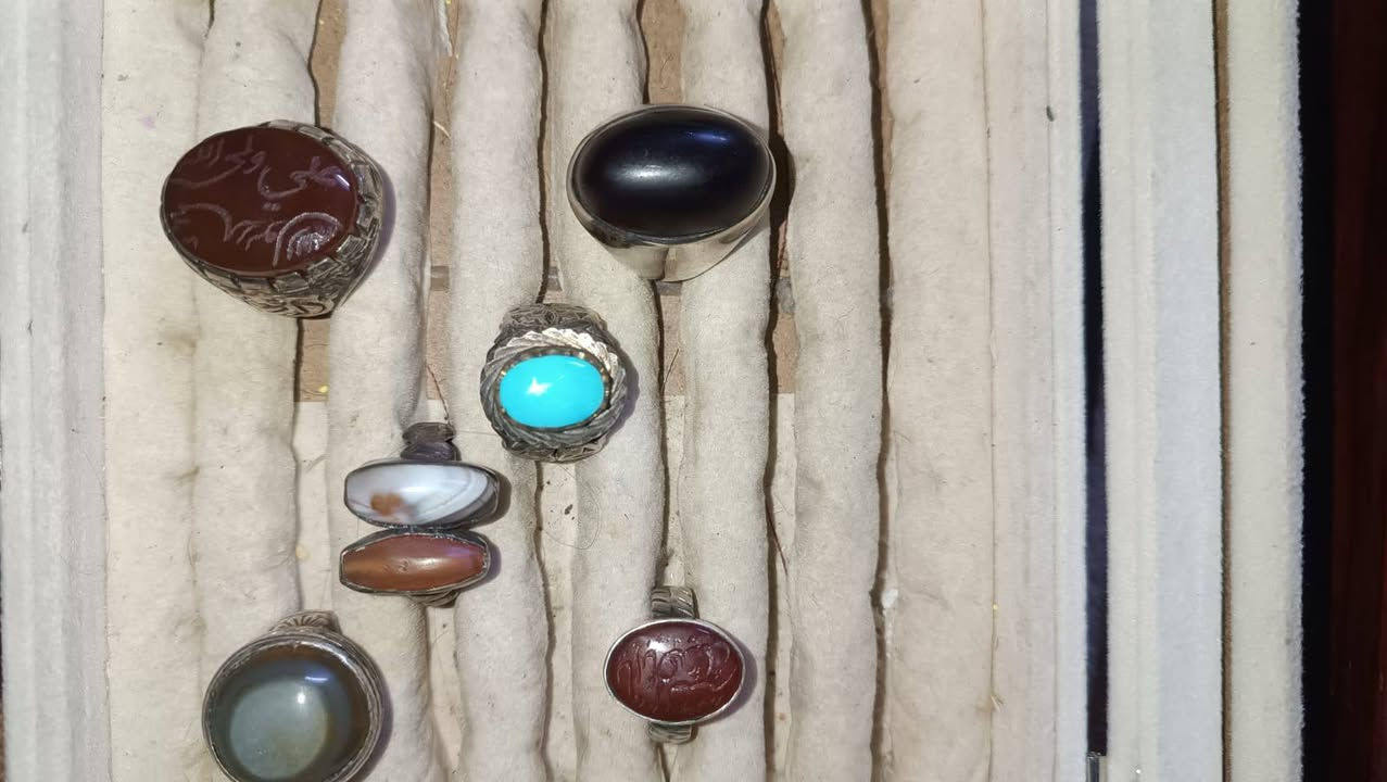 للبيع 
***********
