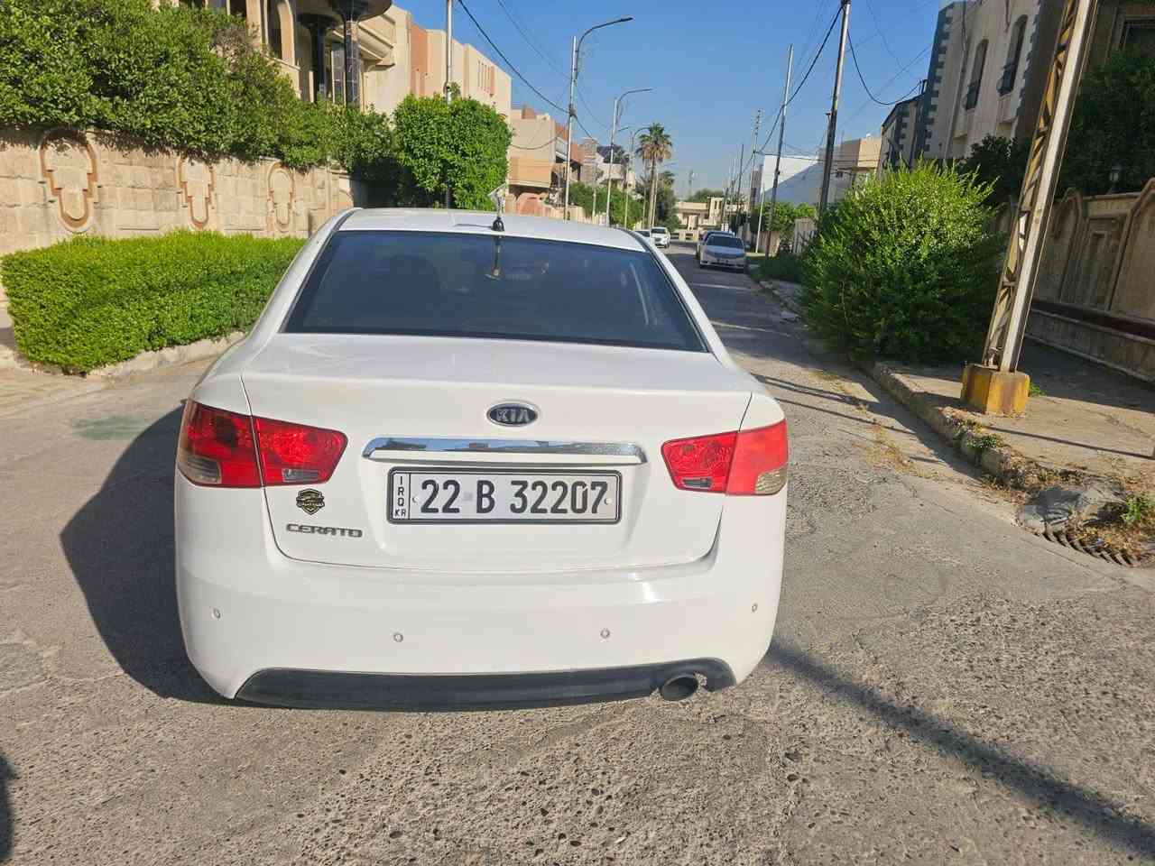 سيارة سيراتو بلا ضرر و٢٠١٢ بيها تقليمات اثر اشخوط مكانات بسيطه تحكمات ستيرن شفتات ستيرن نص فول
كير مكينه شرط 
طخم نظيف
تايرات جديد
ماشيه 261
سعر 115 بيها مجال 
مكاني موصل
***********
***********
