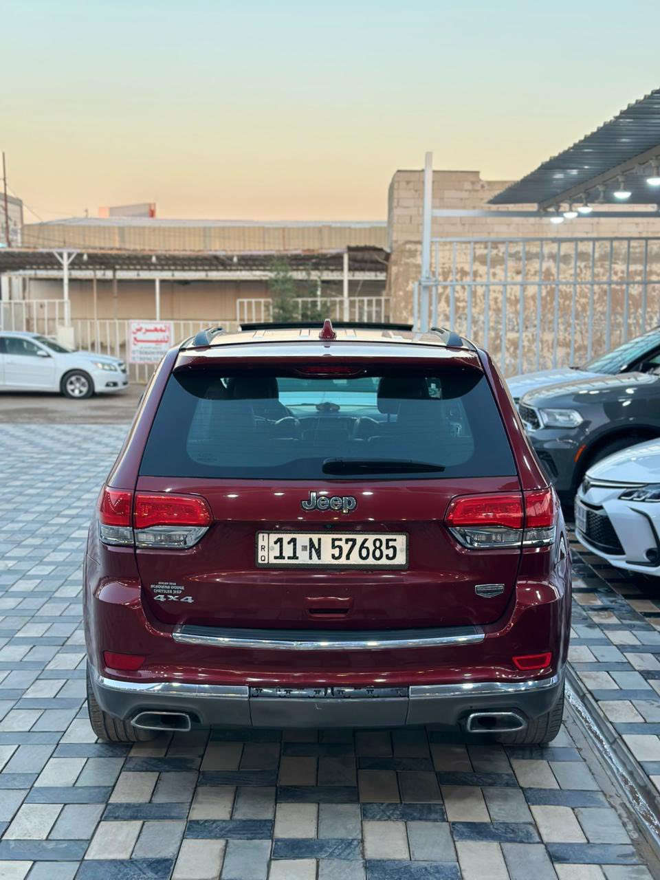 JEEP GRAND CHEROKEE SUMMIT 2014
سلام عليكم 

گراند چيروكي سوميت 

اعلي مواصفات جيب

حجم المكينه : 8 سلندر 5700 

المسافة المقطوعة : 105 ميل فقط

مواصفات

دبل اكسل 4×4

دبلات هواء كهربائي 

شاشه كبيرة

تشغيل عن بعد  بصمه

  دمام خلفي كشنات جلد

كشن السايق ميمري كشنات كهرباء صندوك كهرباء حساسات خلفيه ٣ قطع تبريد اشاير بالمري رادار امامي 5 وضعيات قياده بنوراما فتحتين نظام منحدرات هيترات بالكشنات 

كشنات الامامية تبريد ويل كب كروم ملكي لايتات لد متحركة جميع الجهات مع الستيرن بكلايت لد كشافات بصمة ابواب

فول مواصفات 1/1

📍مكان النجف

السعر 195 بيها مجال واني خادم

سياره بغداد بأسمي تحويل نفس يوم

 *********** 📞
