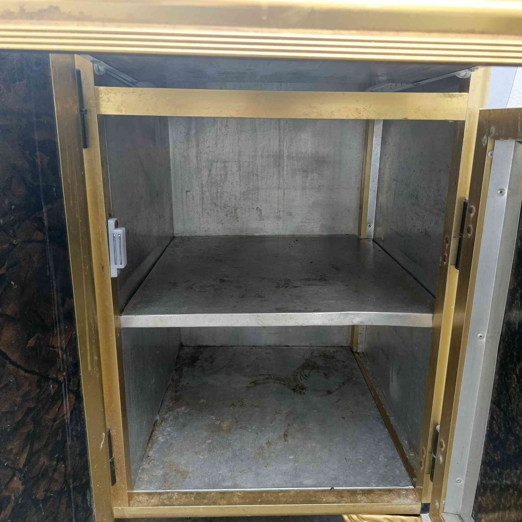 سنك لبيع نظيف حيل سعره 65الف اي استفسار اتصل على رقم ***********
