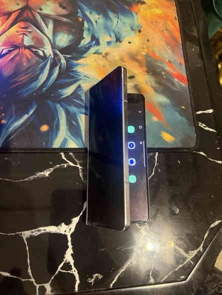 بيع كالاكسي Galaxy  Zflod6المكان ااسيديه. السعر ٨٠٠ الف نظيف ذاكرة اعلى شي. الاستفسار الاتصال بالرقم***********
