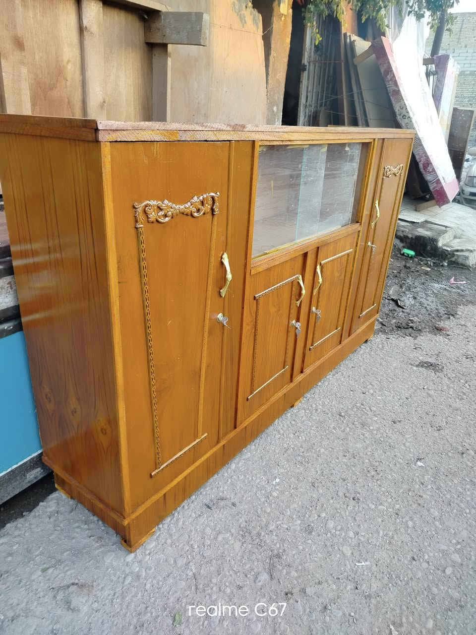 بوفيه مترين نظيفه كلش السعر 85الف نهايته للتواصل العماره حي النداء شارع الحسينيه فرع فرن صمون الكرار تلفون ***********
