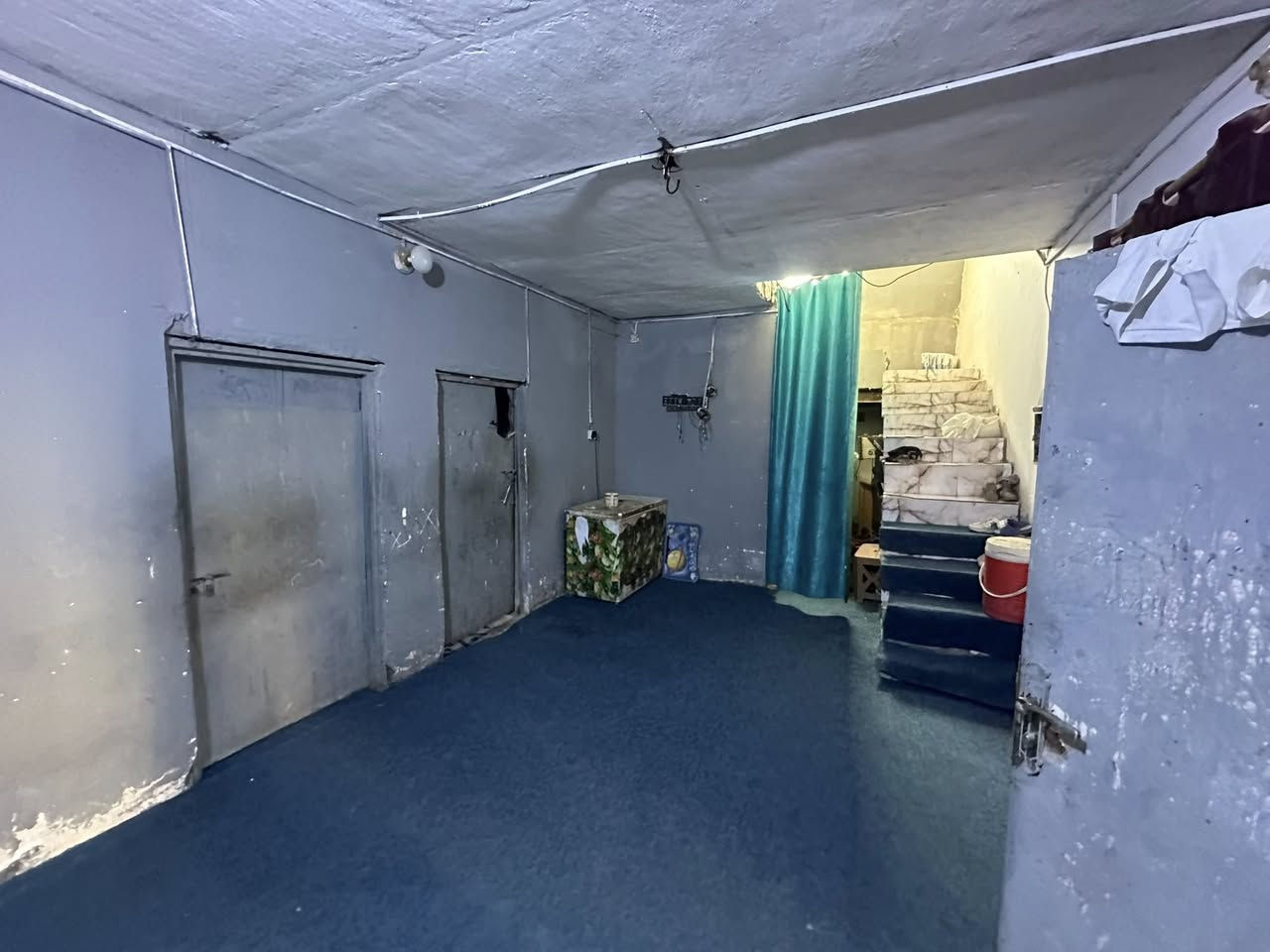 دار للبيع منطقة ال معالي زراعي
مساحه 200 متر بناء بلوك وعكاده
يتكون من 3 غرف برانيه مطبغ برانيه
السعر 20مع مجال
شارع تبليط مجاري ماي كهرباء
***********
