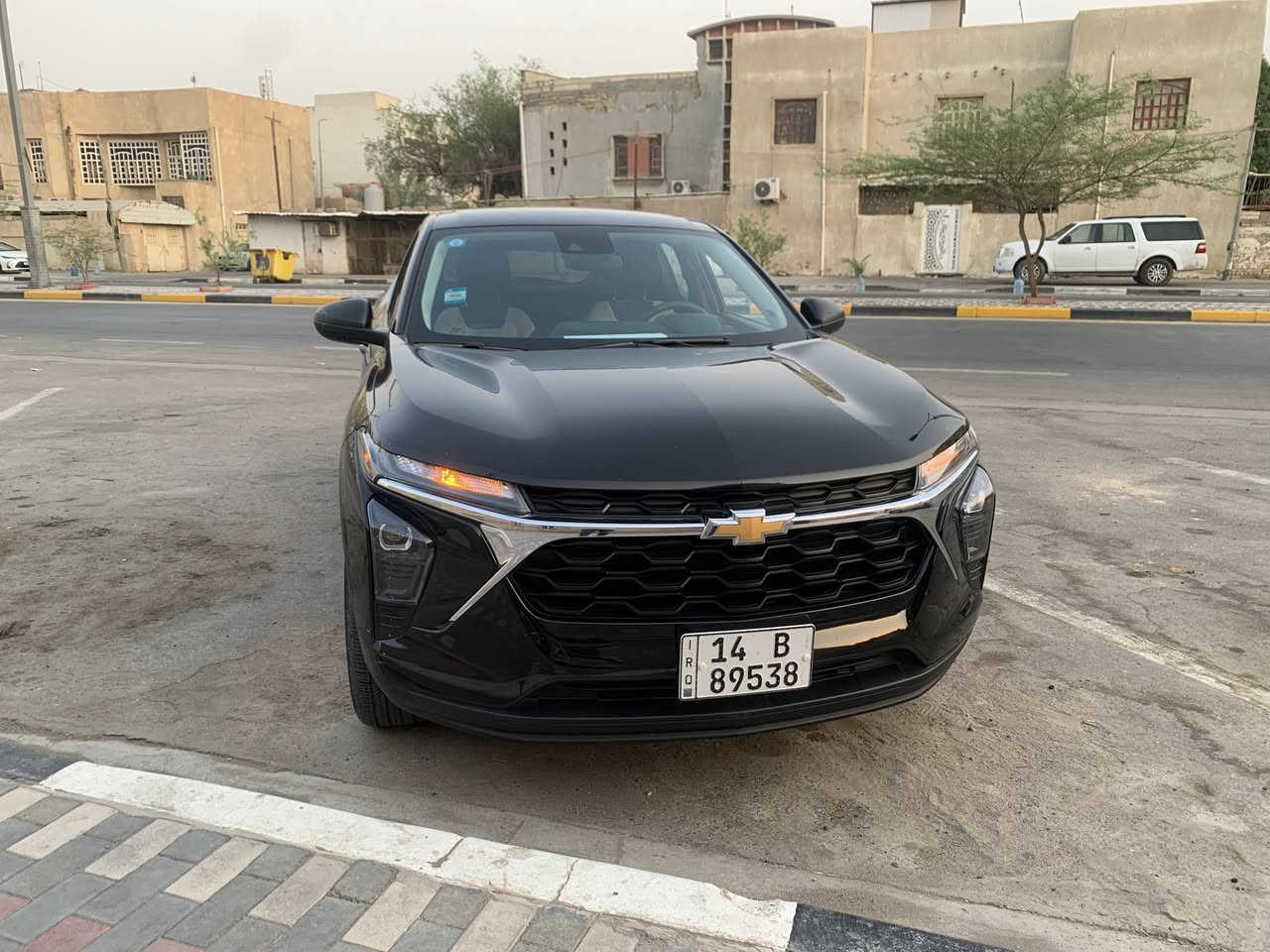 السلام عليكم
شوفرليت تراكس 2024 
وارد امريكي - الشكل الجديد 
حادثها باب الخلفي وراجع بارد 
وبيها بارد مكانات صغيرة  
السيارة على وضع الشركة ما مبدل بيها اي شي 
محرك 1200 تيربو  3 سلندر 
عداد المسافة: 33 الف 
المواصفات:
سايد بريك بصمه 
تحكم ستيرن
شاشة لمس + ابل كار بلي 
لايت زنون 
منفذ تايبسي + usb
رادار امامي+خلفي+جانبي 
تحديد مسار
مثبت سرعه 
مانع تصادم
توقف ذاتي اوتو ستوب 
السعر  155 وبيها مجال 
مكانها المعقل 
***********
