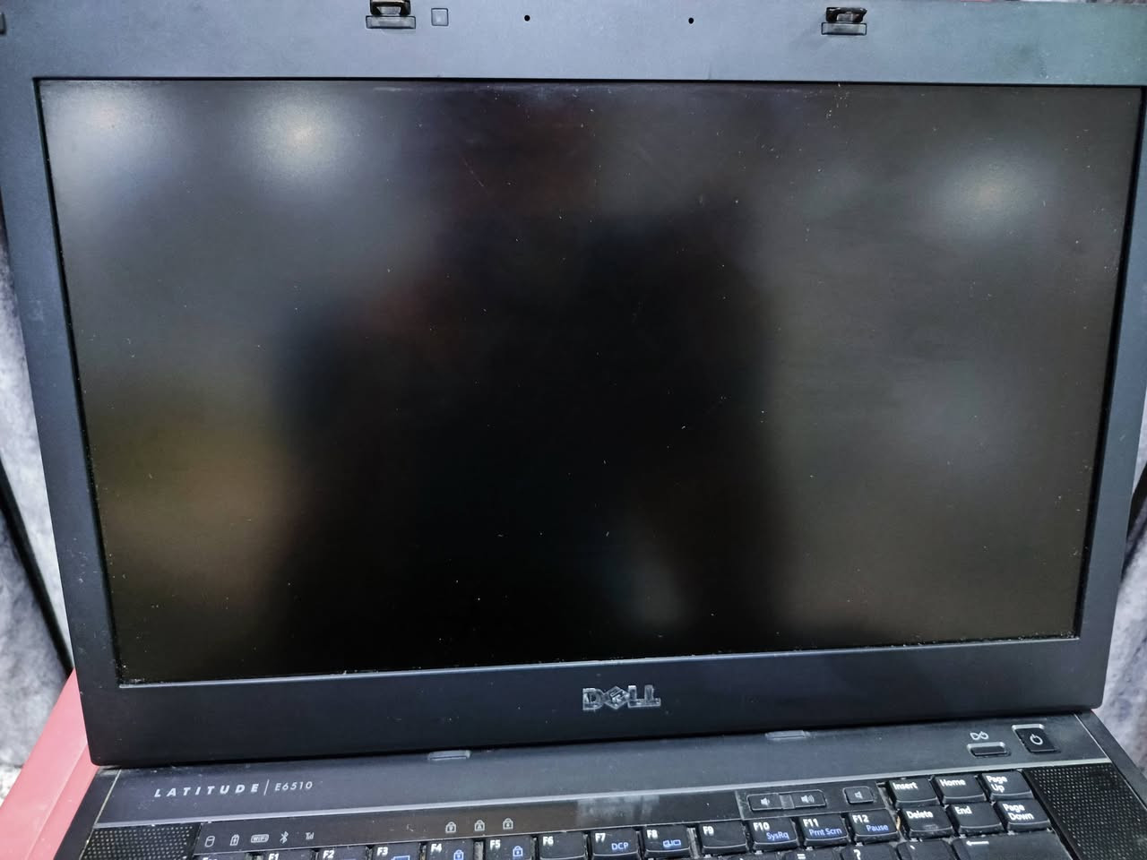 سلام عليكم 
للبيع لابتوب دل نظافة كدامكم 
سعرة 90 الف 
للاستفسار ***********
مكاني بغداد حي عامل 
يود توصيل ميع المحافظات
