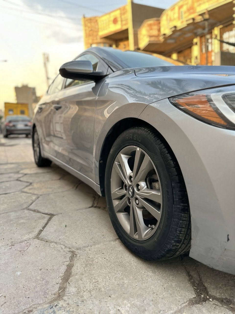 سلام عليكم النترا موديل 2017 بغداد باسمي سيارة جاهزة ماشية 90 الف استخدام شخصي حادث خلفي قبغ جنطة بدون ايرباك السيارة ليبل واحد بيها صبغ باب وهلا جاملغ خلفي  بصمة 
كشنات تدفئة 
صندوق ذكي 
رادار جانبي 
رادر خلفي 
ترحيب ابواب 
مكاني بغداد كرادة 
***********   السعر 117 بيها مجال
