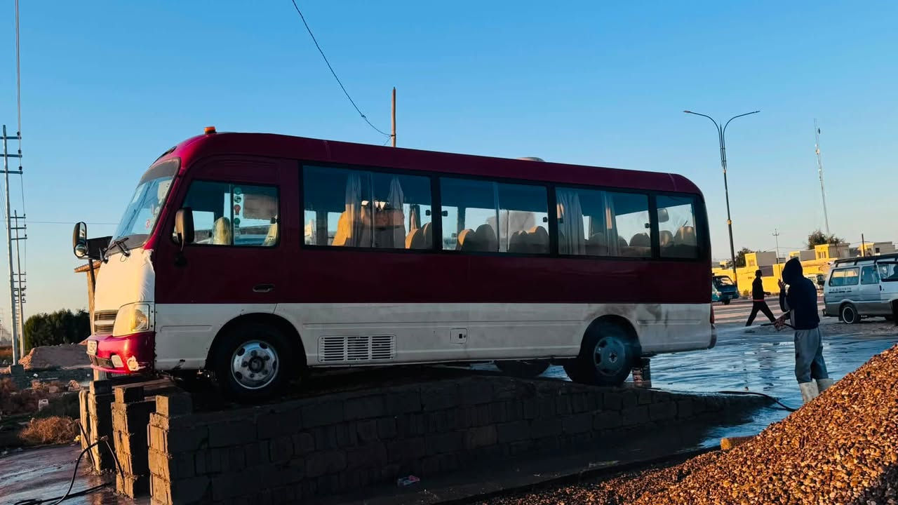 بسم الله خير الاسماء 
السلام عليكم كوستر هونداي كاونتي 30نفر طويله 🚌
السياره موديل 2011
دوشمه كشانه جديده كهربائيات بحاله جيده 
باتريات جديده 
 وياله اماميه جوبلس 
تايرات زوج امامي جديد الخلفي نص عمر 
السياره محوره فجوج دسك  امامي 
كير اكسل بحاله جيده 
المحرك 4000 104 بلادي 
دبل كمبريسر 
السياره رقم سليمانيه ب اسمي السياره 
السياره معروضه ب شدتــين  يعني 200ورقه   وبيها مجال رقم الهاتف ***********
