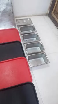 غراض مطعم نظيفات جدا للبيع سعرهن كلهن ب ٦٥  الف بغداد الشعب ٠٧٧٦٣٣٤٠٧٧...