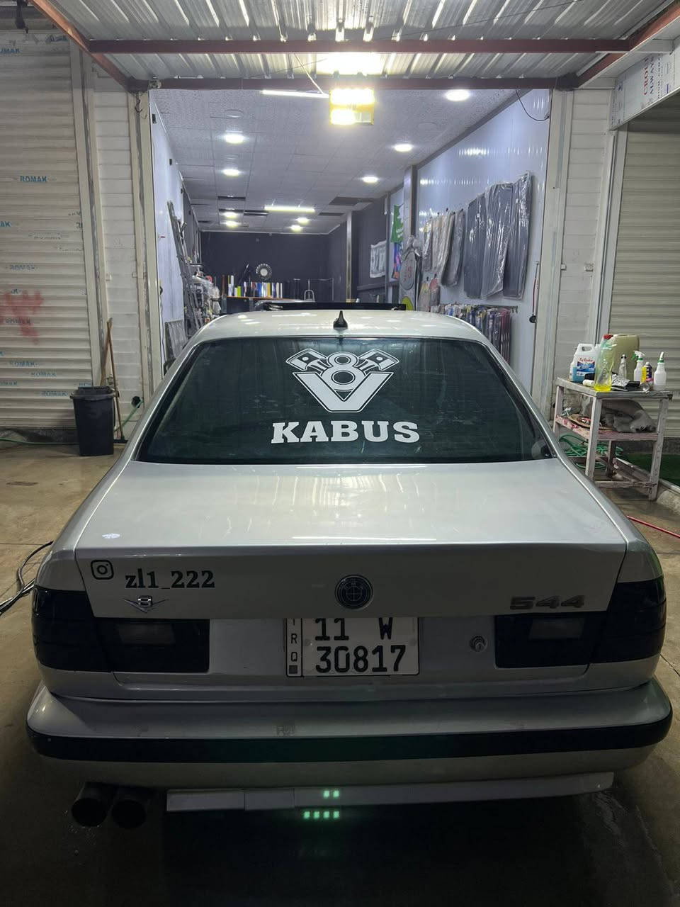 BMW544كير عادي رقم بغداد بسمي رقم انكليزي موديل 92محدثة 95 دبل جكمجة مري شفط شاشة ايبات اصلي سستم صوت كامل صاصلنة رياضي اربع جام كهربايي بجم عريض كير مكينة شرط تراي البصرة سيارة شلعة بيه اتشك الكاع مصبوغة جديد الجمالية بيه طخة ابجاملخ الايمن بدون   شاصي و لغود كهربائيات كله شغاله حته من تقفل سياره يصعد جامات من يمهه رقم تليفون *********** ملاحضه سياره اصل 525
