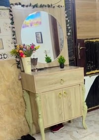 ميز مرايه تركي للبيع السعر ١٢٥ وبي المجال العنوان حي أور ام الكبر والغ...
