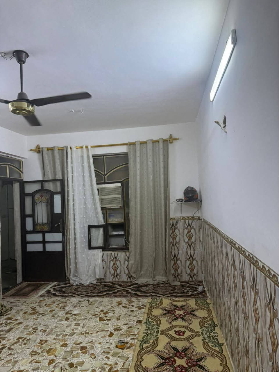 سلام عليكم 
بيت للبيع مساحه 150متر 
طابو زراعي سند 25
البلديات حي التراث الزراعي 
***********
