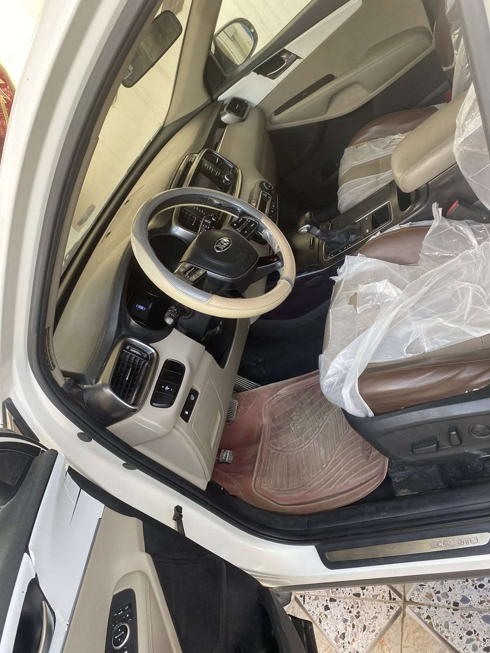 السلام عليكم سورنتو 2020 محرك 6 سلندر مواصفات السورنتو المعروفة 
السعر 260  بيه مجال للشراي 
مكاني النجف مجمع الأميرات 
متوفر واتساب ***********
