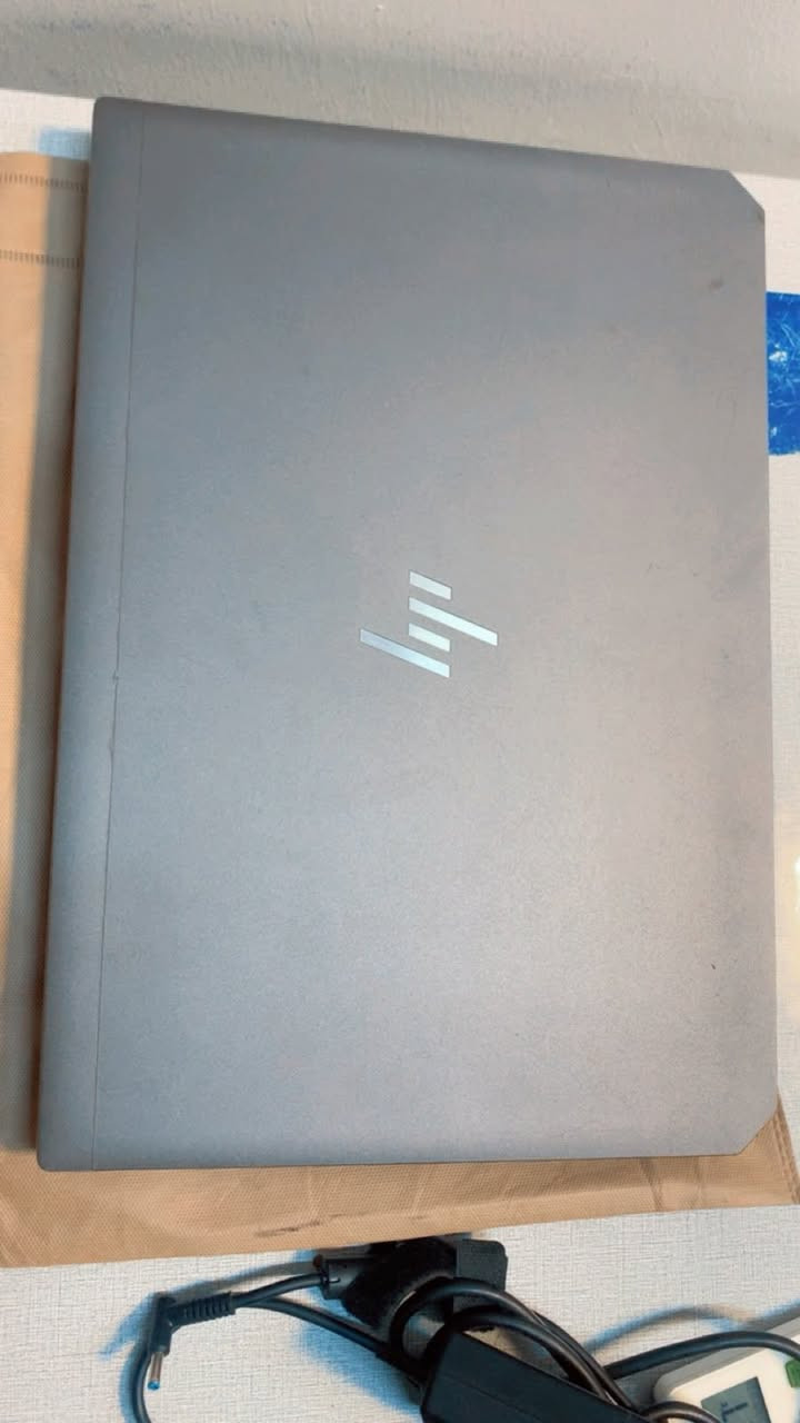 � للبيع لابتوب HP ZBook 17 G5 🔹

* المعالج: Intel Core i5-8300H
* الرام: 8GB
* التخزين: 512GB SSD
* الشاشة: 17 إنج
* النظام: Windows 11 Pro
* الجهاز نظيف ويعمل بكفاءة عالية
* مناسب للدراسة، الدوام، التصفح، والأعمال المكتبية

💰 السعر: 450 بغداد ***********
