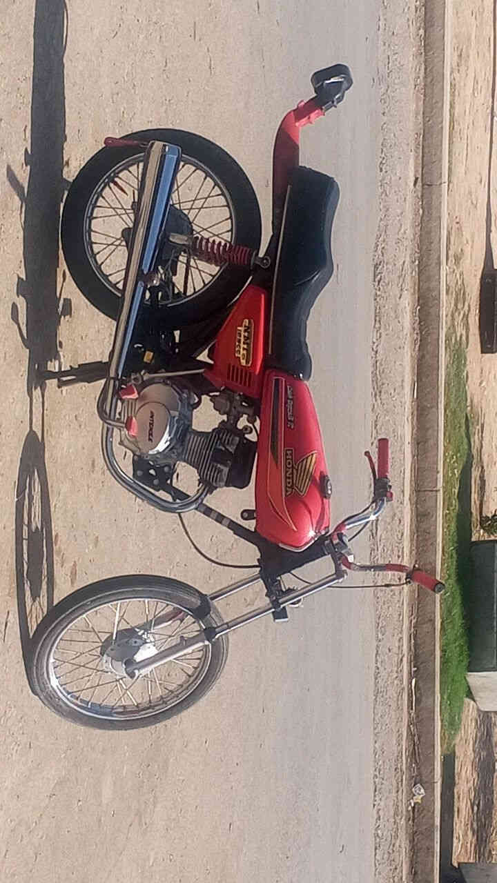 سلام عليكم دراجه للبيع انتنس 2024تعميرت زيكو ابن حله اوراق اصولي 5مكاني صويره شارع نجمه دراجه مثل مشوف نضافه فول بس هسه فال السبايدر تريد اشده الك عادي ***********
