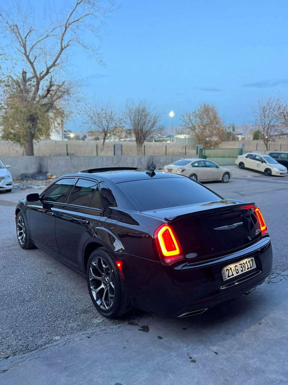 Chrysler Obama 2018

***********

كرايسلر اوباما 2018S

مواصفات S300(سقف بانوراما-رادار امامي كبير-شفتات بستيرن-مقاعد جلد و تدفئة-رادار جانبي-حساسات خلفية و امامية)

مكينة ٦سلندر حجم ٣.٦لتر تنفس طبيعي
ماشية 60,000 ميل و ب حالة جداً ممتازة 

السيارة كلين تايتل كفالة عامة
بيها ٣ مكان تعديل بارد
بدون دواخل و ارباك
السيارة كلش حلوة و نظيفة

السيارة رقم السليمانية الدولي سنوية جديدة و ب أسمنا و اكيد شرط التحويل 
مكفولة من كير و محرك و كهربائيات
مكاني السليمانيه

و ب سعر(259$) ورقة و بيها مجال السليمانية, العراق
