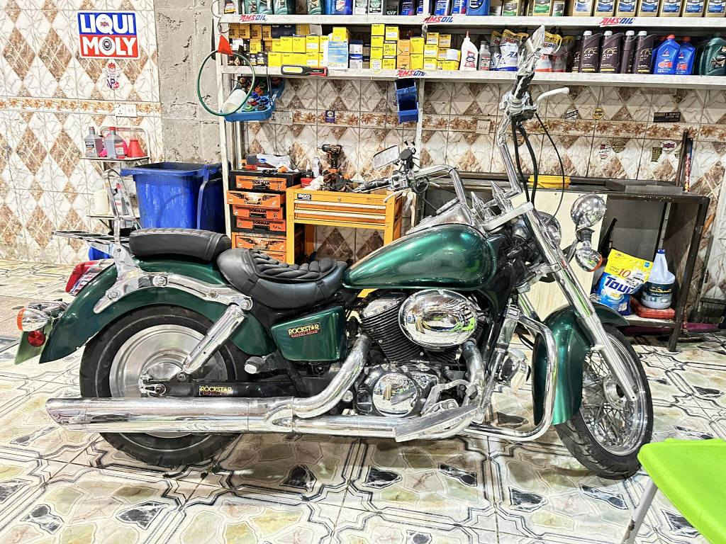 سلام عليكم شادو 400 رقم بغداد بأسمي لتسألني شبيهة  كفاله عامه شرط تراي زيرو بيهة هواي غراض تزويد اصلي ولدراجه مكفوله كفاله عامه مكاني بغداد *********** السعر مناسب لشراي بخدمته تصال موجود بغداد, العراق
