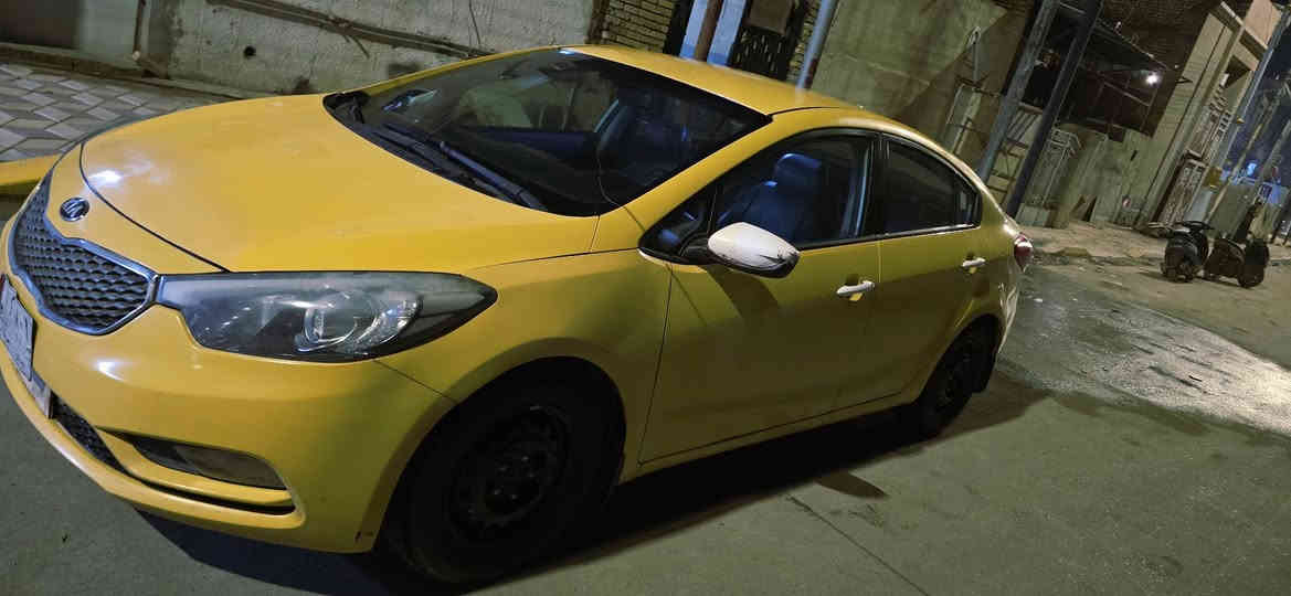 سلام عليكم شباب سيارة كية فورتي مديل ٢٠١٤ سيارة مكفولة مكينة سيارة نضيفة 
محرك 2000 دوش 
تجي داور تاخض مكاني عمارة قضاء ميمونة  
سعرها علا رقم ***********
