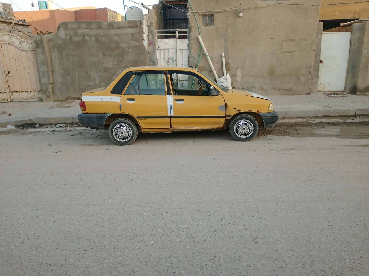 السلام عليكم للبيع سايبه موديل 2009 رقم بصره الماني مكينه وكير جدد تخم تاير جديد كهربائيات كله شغاله سياره جاهزه السعر 8اورق وبيه مجال الشراي العنوان كربلاء الاتصال على الرقم الموجود ***********
