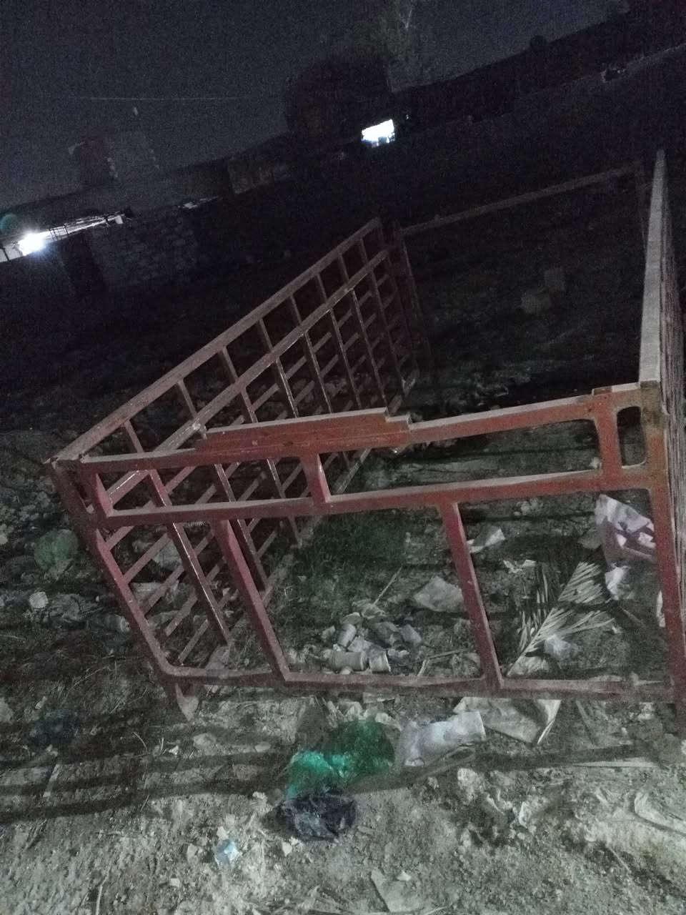 سلام عليكم محجر للبيع كامل / العنوان نجف كوفه حي ميسان / التواصل *********** السعر ٣٥٠ الف 👈✍️✍️
