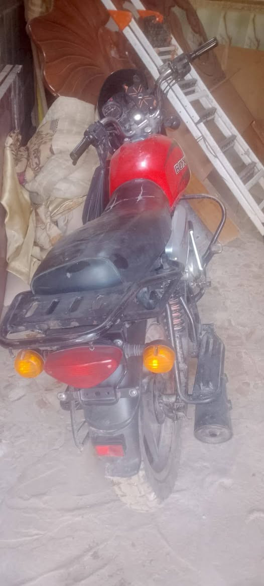 سلام عليكم اخواني هاي البوكسر للبيع موديل 2023 نقوصات دواسات رجلين فقط الدراجة بدون اوراق اكفلك عشائر وسرقة ودولة وتروح ادك ارقم الشاصي السعر 775قفل قفل للتواصل ‏‪***********‬‏
