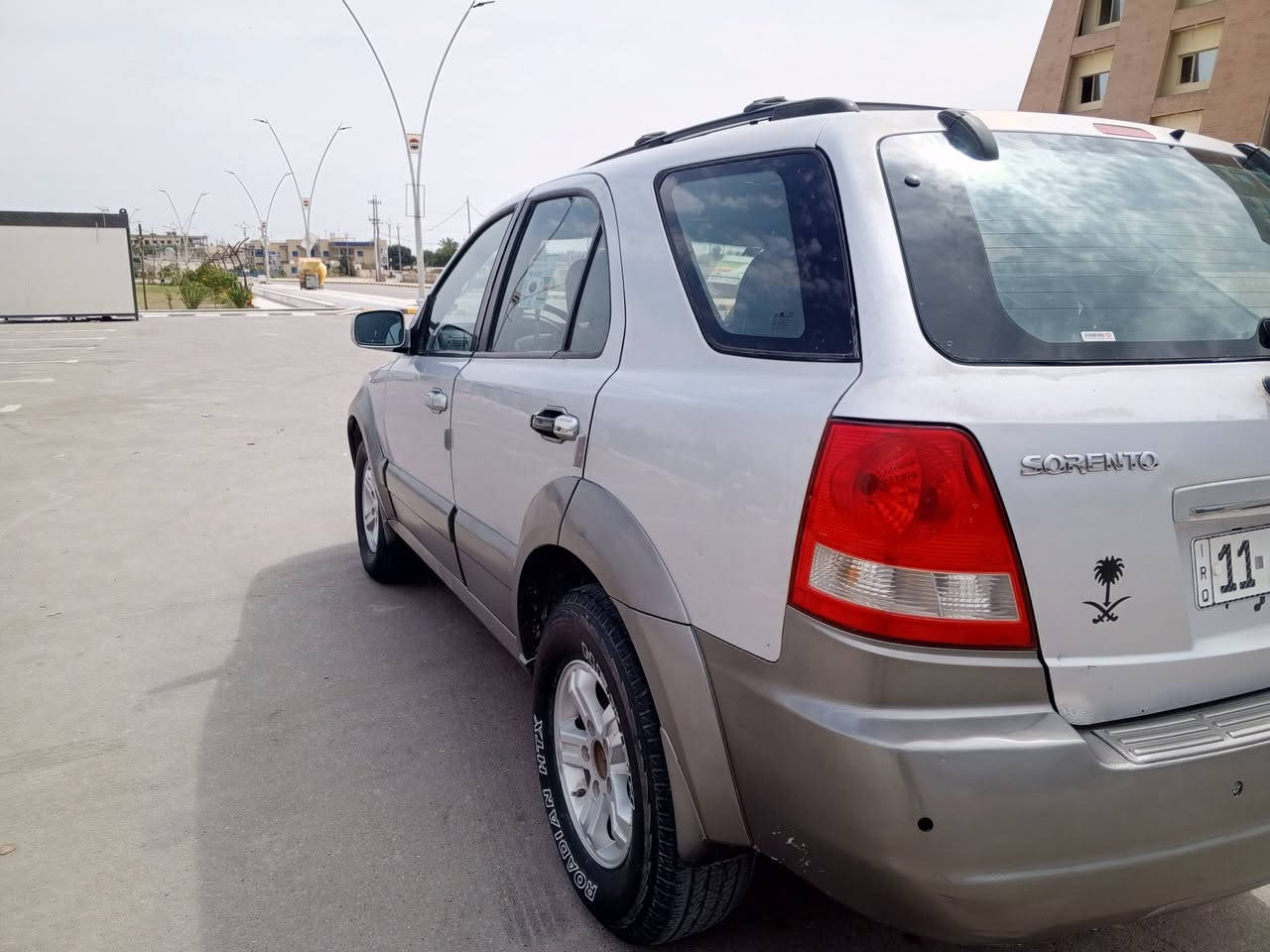 عندي كيه سورنتو(مديل 2005)جاهزه من طول الطول مكفوله من العيب شرعي وظربه قويه ونقل والكص مكينه وكير مكفولات لاتبخير ولا تنقيص حداديه جديده وطخم تاير جدئد كهربايات كله شغاله تبريد ثلج(سعره 73 وبيه مجال) ترايك وين ما يعجبك(رقم انكليزي بسمي شرط التحويل سنويته ل 28)مكاني ناصريه مركز ورقمي ‏‪***********‬‏
