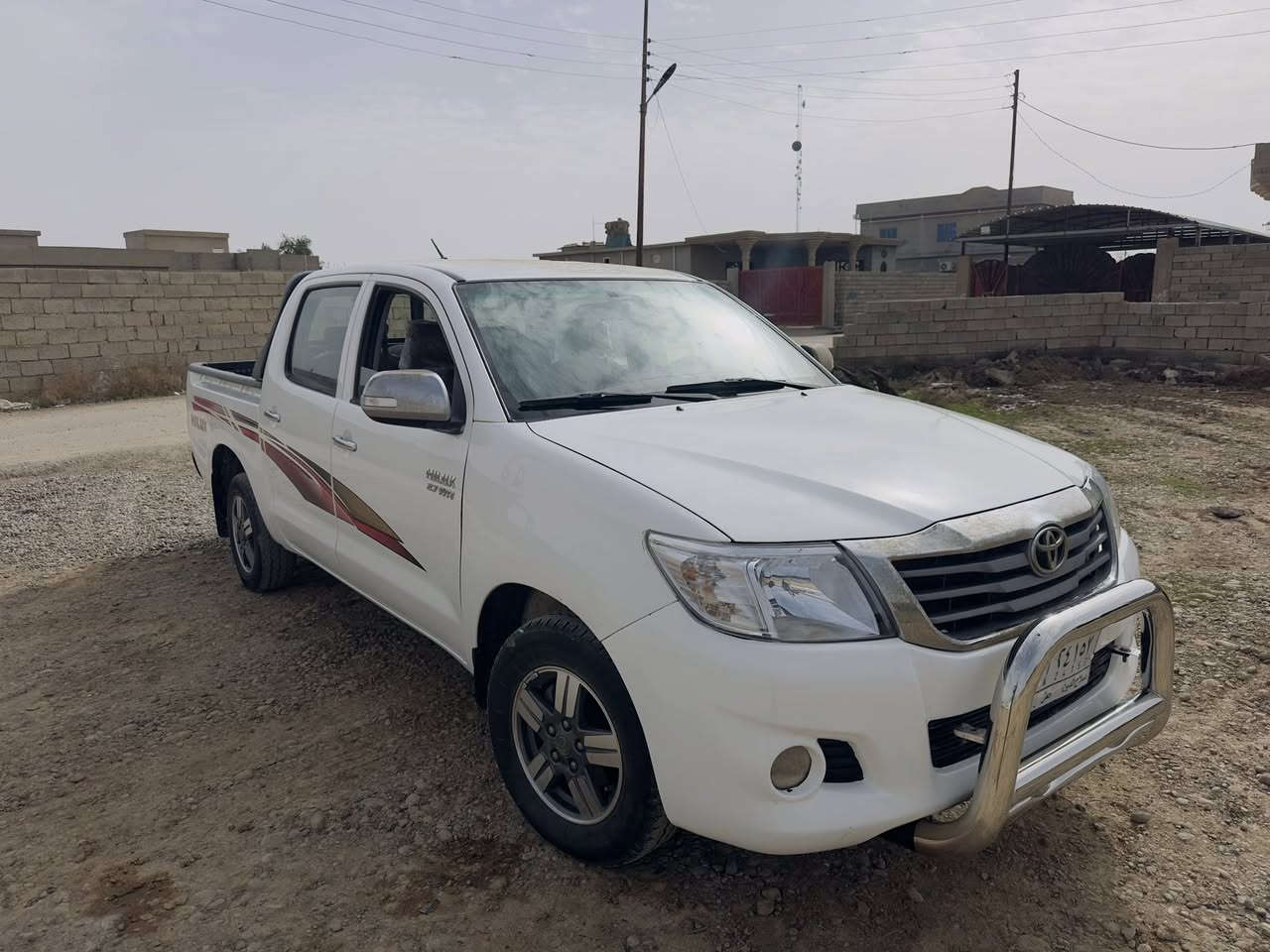 السلام عليكم 
بيك اب هايلوكس 2012 عراقي 
شاصي 12 
رقم صلاح الدين بأسمي 
بيها بونيد شبر ومصبوغ وجاملغ بارد وباب بارد 
وباقي التفاصيل خاص 
***********
السعر 160 وبيها مجال
