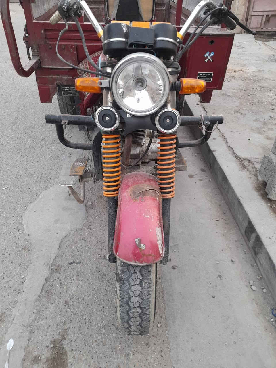 سلام عليكم ستوته دأيوان مديل ١٩ مكفوله ركبه شاصي كهربيات شغاله نكره سلف محرك بلادي مكان بغداد  ***********
