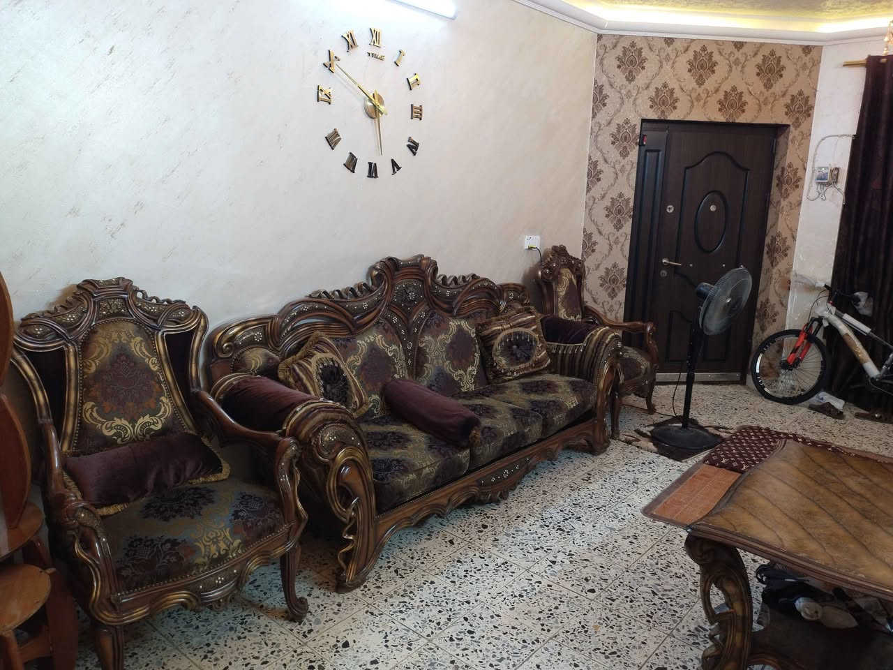 طخم انتيكة بحالة جيده 6مقاعدللاستفساؤ الاتصال *********** وبس مجال للطيبين للمكان دخول سيطرة حي الحسين ظهر جامع المدينة المنورة بغداد, العراق
