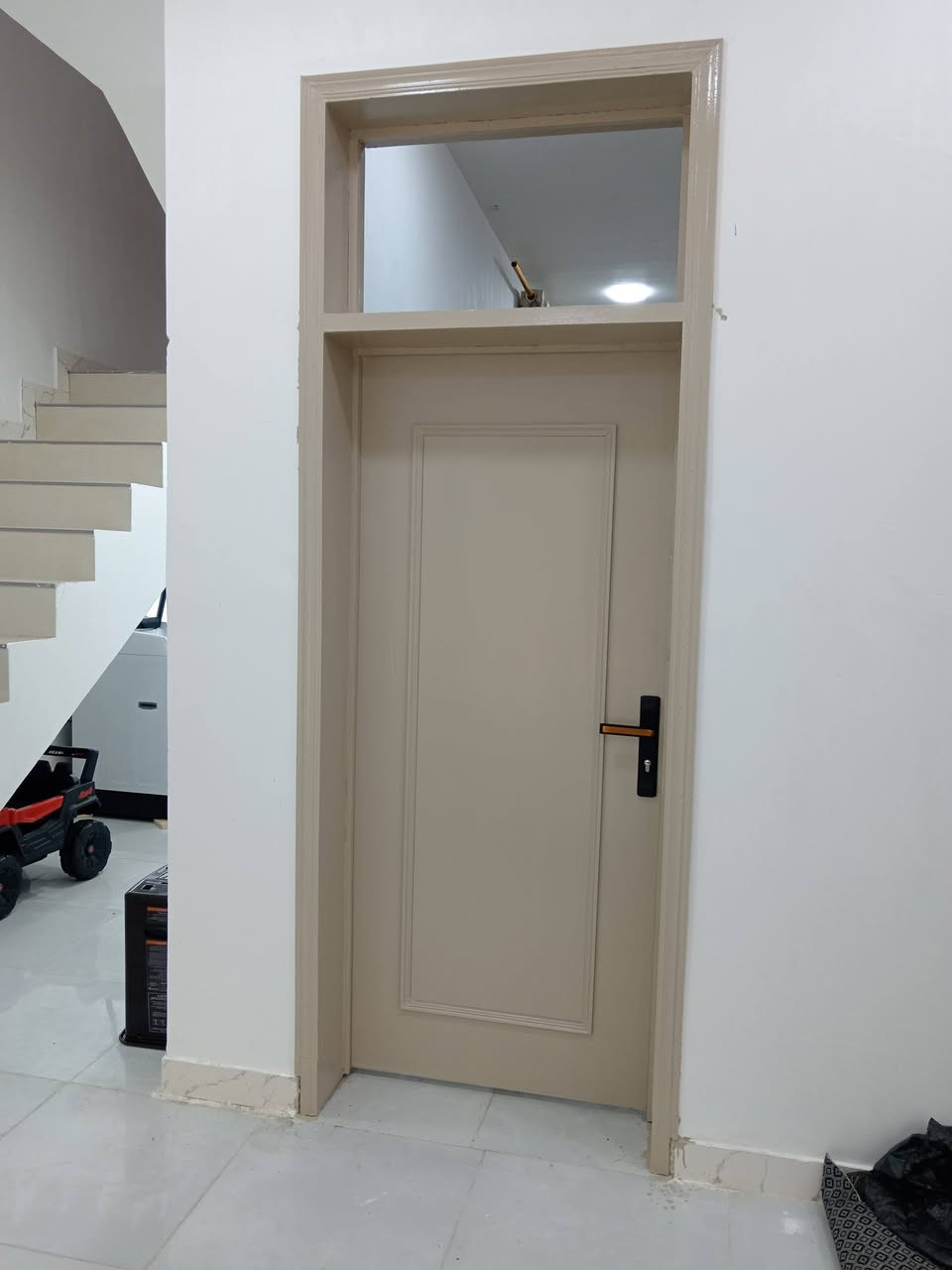 السلام عليكم

بيبان نجارة تزكام اشتغل حسب الطلب والتصميم

جميع الألوان متوفره

***********
