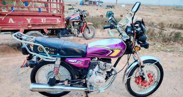 سلام عليكم دراجة تايكر موديل ٢٥مكان ديالى دلى عباس سعر ٧٥٠او مراوس بقفاز ***********
