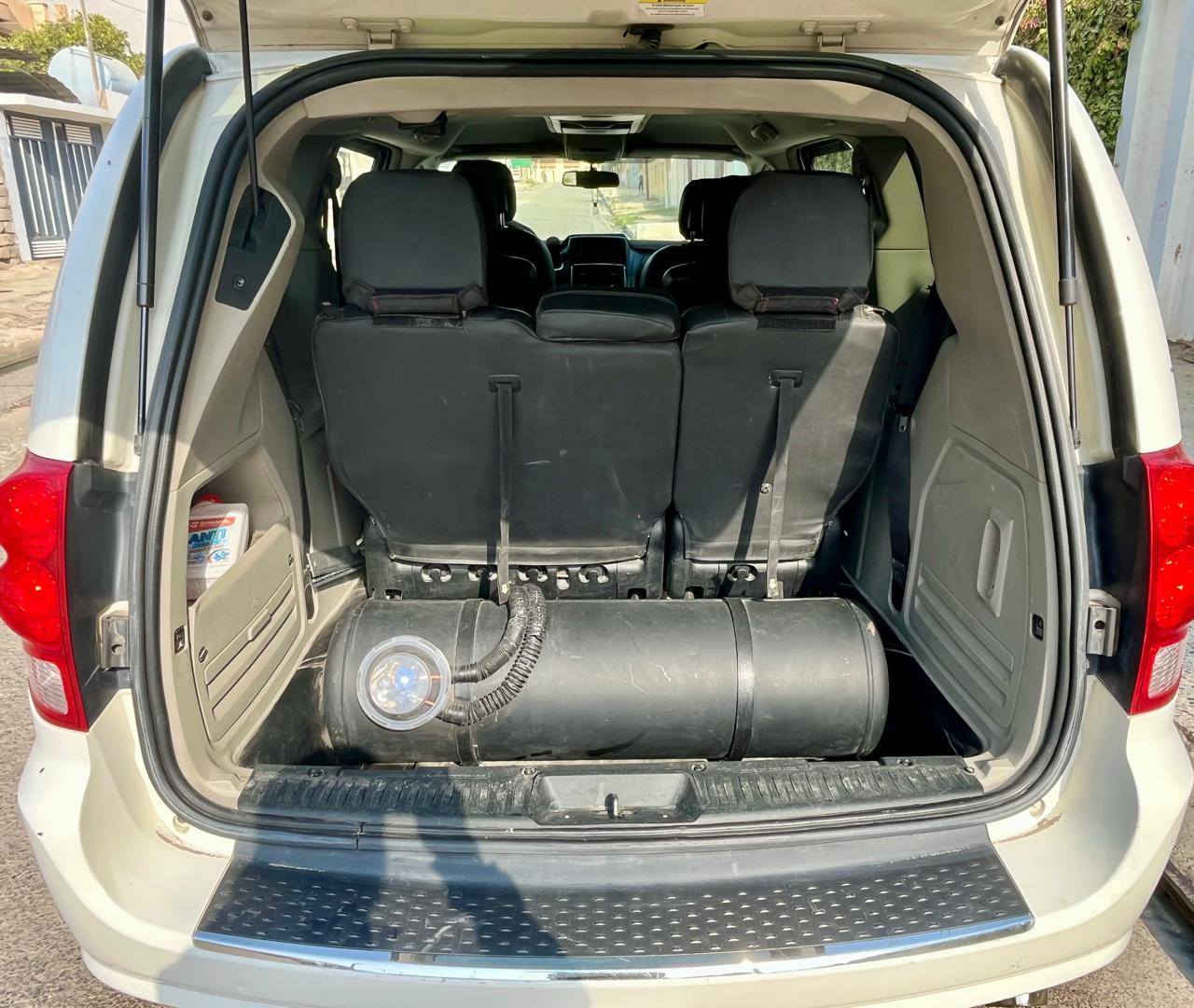 دوج كرفان 2012اعلى فئة كرو فول كلين بدون صبغ جاملغ امامي مبدل اصلي بالعراق شرط بدون دواخل  فول مواصفات بردات هيترات تبريد بيانو شاشة اعطال فرس سقف و ارضي محرك شرط و الكير خير من الله بس مرات بيه عثره بيها منظومة غاز ٨٠لتر رايدها ب ١٥٥ و بيها مجال بسيط
مكلف بالنشر
للتواصل على الأرقام الاخ مصطفى 
***********
***********
