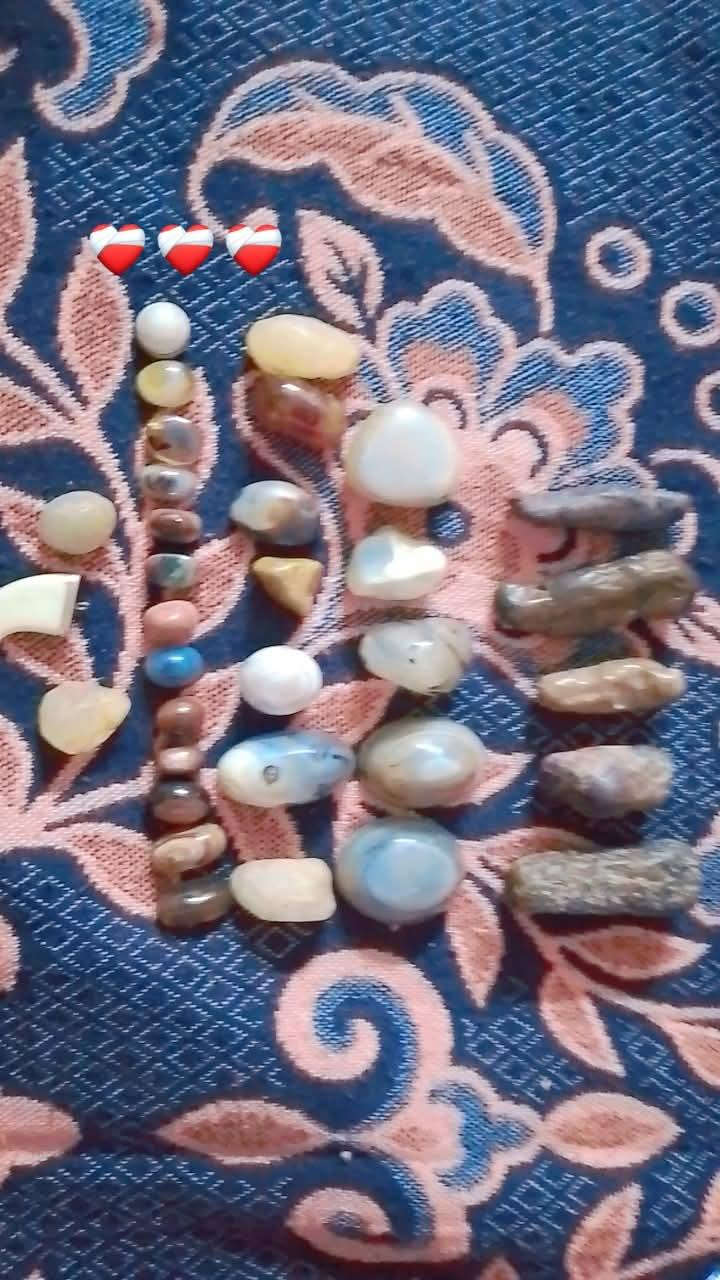 اظن احجار كريمه للقديمات للبيع هذا رقم تليفوني ***********
