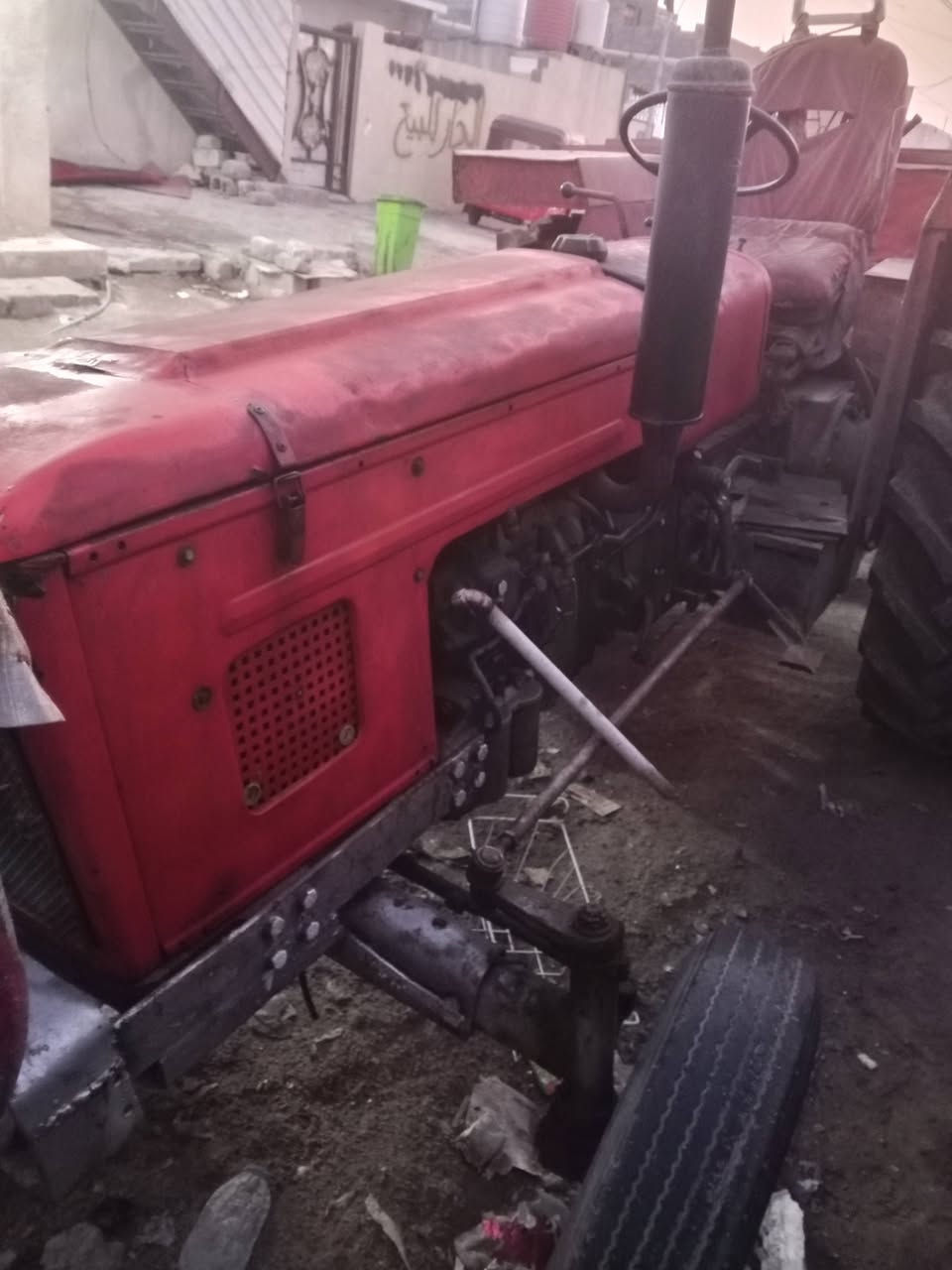 السلام عليكم
مكينة عنتر 71 البيع 
موديل 1985 رقام  ميسان 
تايرات جديد  العنوان بصره 
رقم ***********
