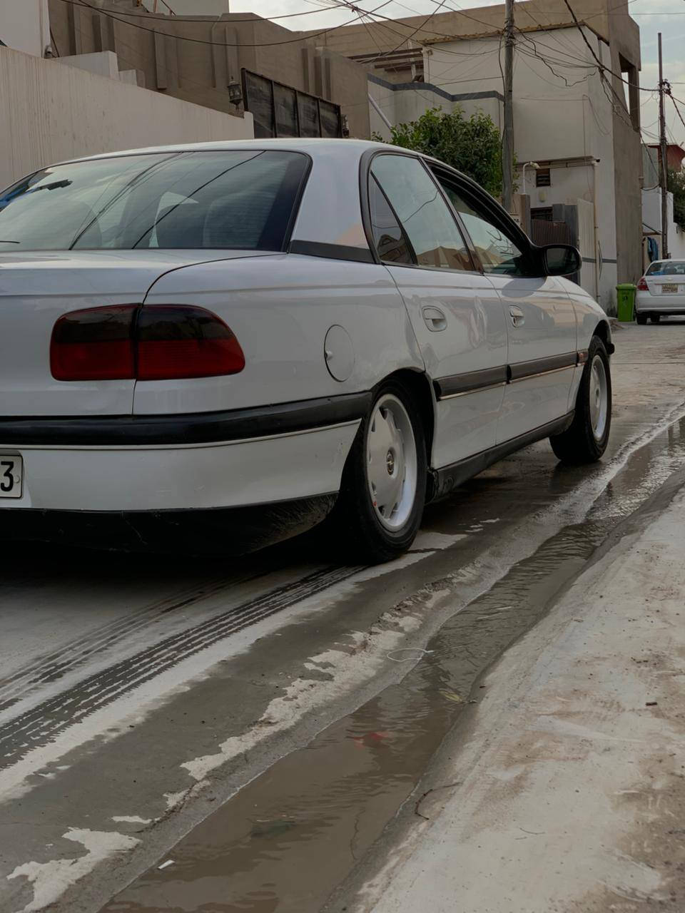 اوبل بزون موديل 95 محرك 20 فل قبق اسود بدون صبخ سنويه بسمي لحد 28  كوبون بانزين سعر 45 بي مجال عنواني كركوك ***********
