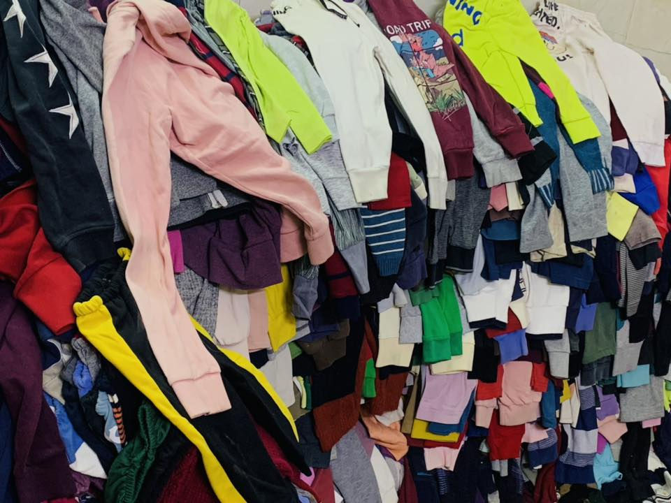 السلام عليكم بجايم من عمر سنة الى ٧ سنوات يوجد كميات كبيرة الي يدور شي يسترزق منه سعر البجامة ٥٠٠ دينار الاتصال (واتساب فقط)
***********
