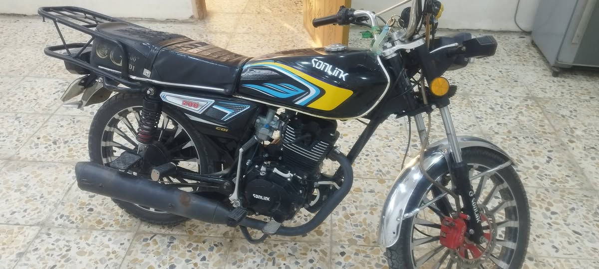 السلام عليكم دراجه نوع ايراني سونك B 
موديل 2025 السعر 750 وبيه مجال بغداد بوب الشام 
الإتصال ع الهاتف 
***********
