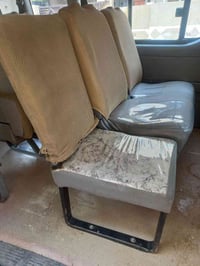 كشن ثابت وظهر قلاب للبيع السعر ٥٠ وسيباية ام الجف مال جنبي عاليه للبيع...