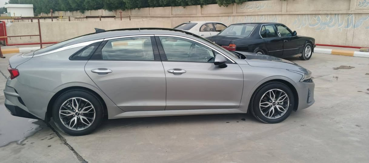 سلام عليكم 
كي فايف موديل2023 وارد خليجي فول مواصفات بانوراما 
محرك 2000 دوش 
كير 6نمر
حساسات امامي خلفي 
مري شفط+اشاره
تحكم استيرن 
شاشه كبيره 
كشنات جلد بلاد 
دواخل لون بيجي 
كشن السائق كهربائي
بصمه تشغيل عن بعد صندوق ذكي
ماشيه 73الف السياره مكفوله كفاله عامه رقم اربيل 

ملاحظه 
-------
 مشتري السياره زيرو من معرض المدار بشارع الوفود باسم شركه والشري يريد تحويل او وكاله ماكو مشكله
السعر 230 رقم الهاتف
***********  وتساب  

اني مكلف بالنشر فقط 😎🚑
