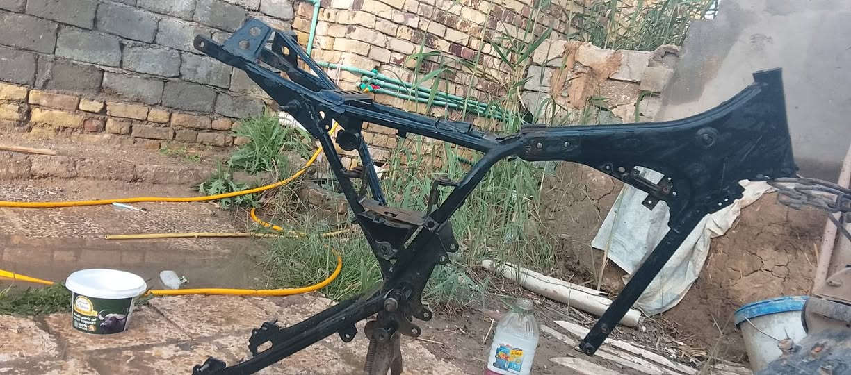 غراض جونده للبيع تفصيخ
كلمن وسعره مكان الرميثه 

مكينه 50 الف 

شاصي 125 الف اوراق اصوليه مديل 17 

جيبه صوره وراسلني خاص 

او تتصل ***********
